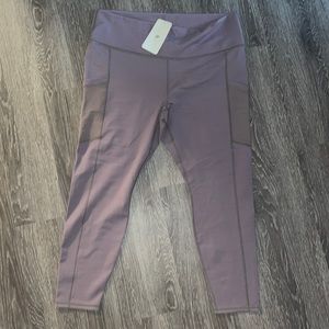 Brand New Fanletics On the go leggings size 3x (20-22)